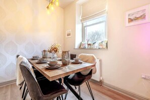 House | Dining - Tranquil Appleby House Retreat (Appleby-in-Westmorland)
