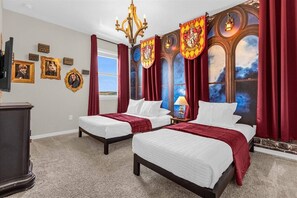 9 bedrooms, travel cot, WiFi, bed sheets