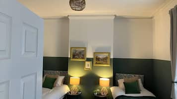 Rumah | 2 kamar tidur, setrika/meja setrika, Wi-Fi gratis, dan seprai linen