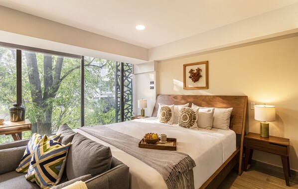 Elite-lejlighed | Egyptiske bomuldslagner, premium-sengetøj, pengeskab på værelset