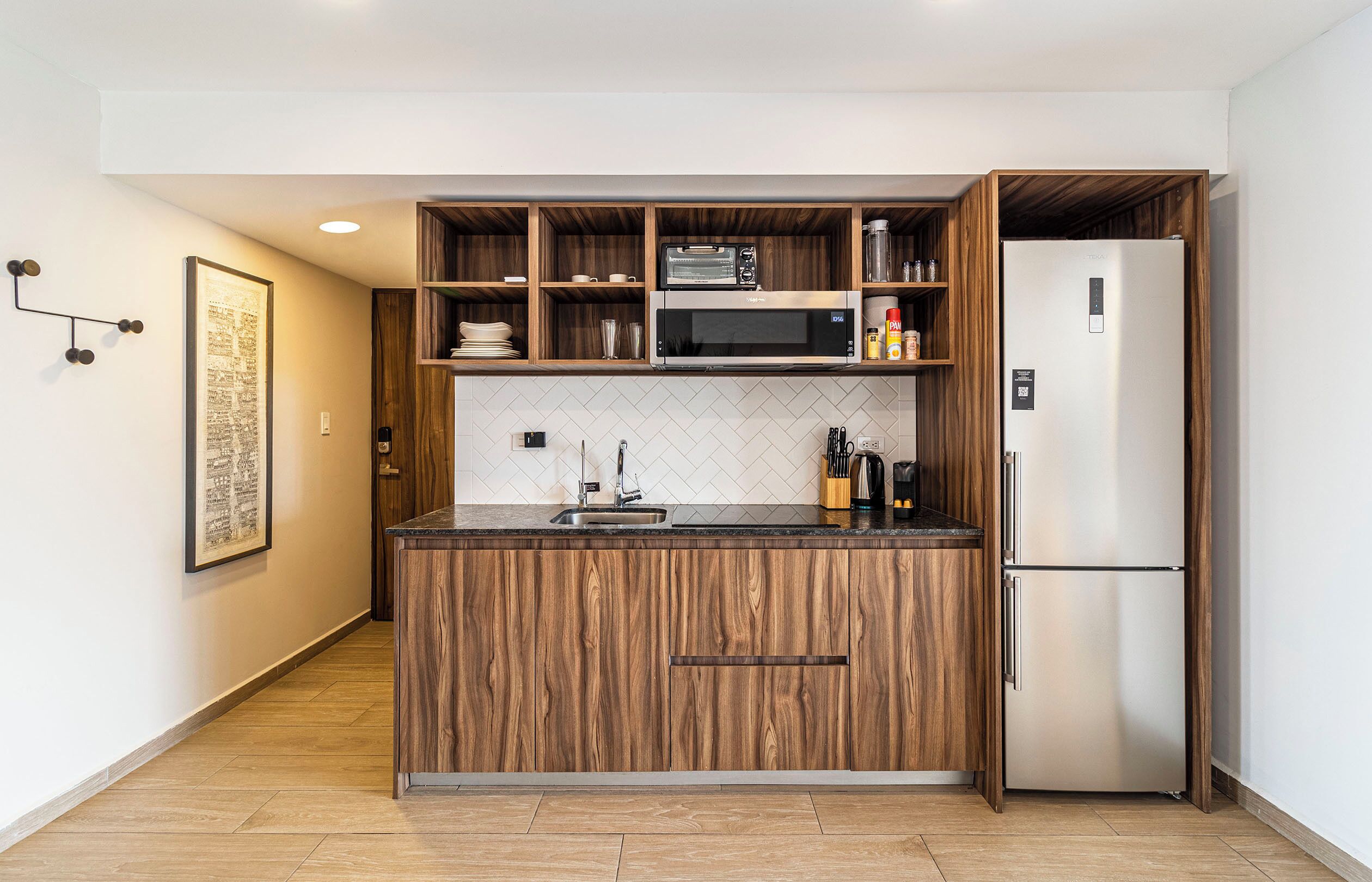 Two bedroom penthouse with balcony and city view | Private kitchen