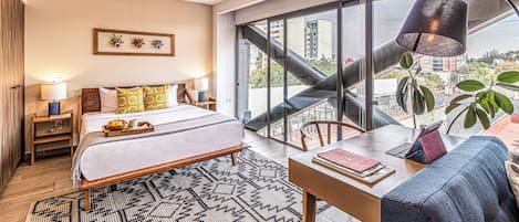 Premium bedding, in-room safe, individually decorated