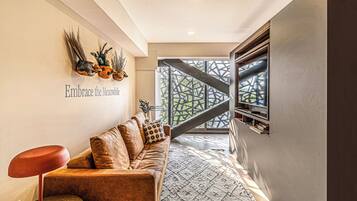 Two bedroom apartment with city view | Living area