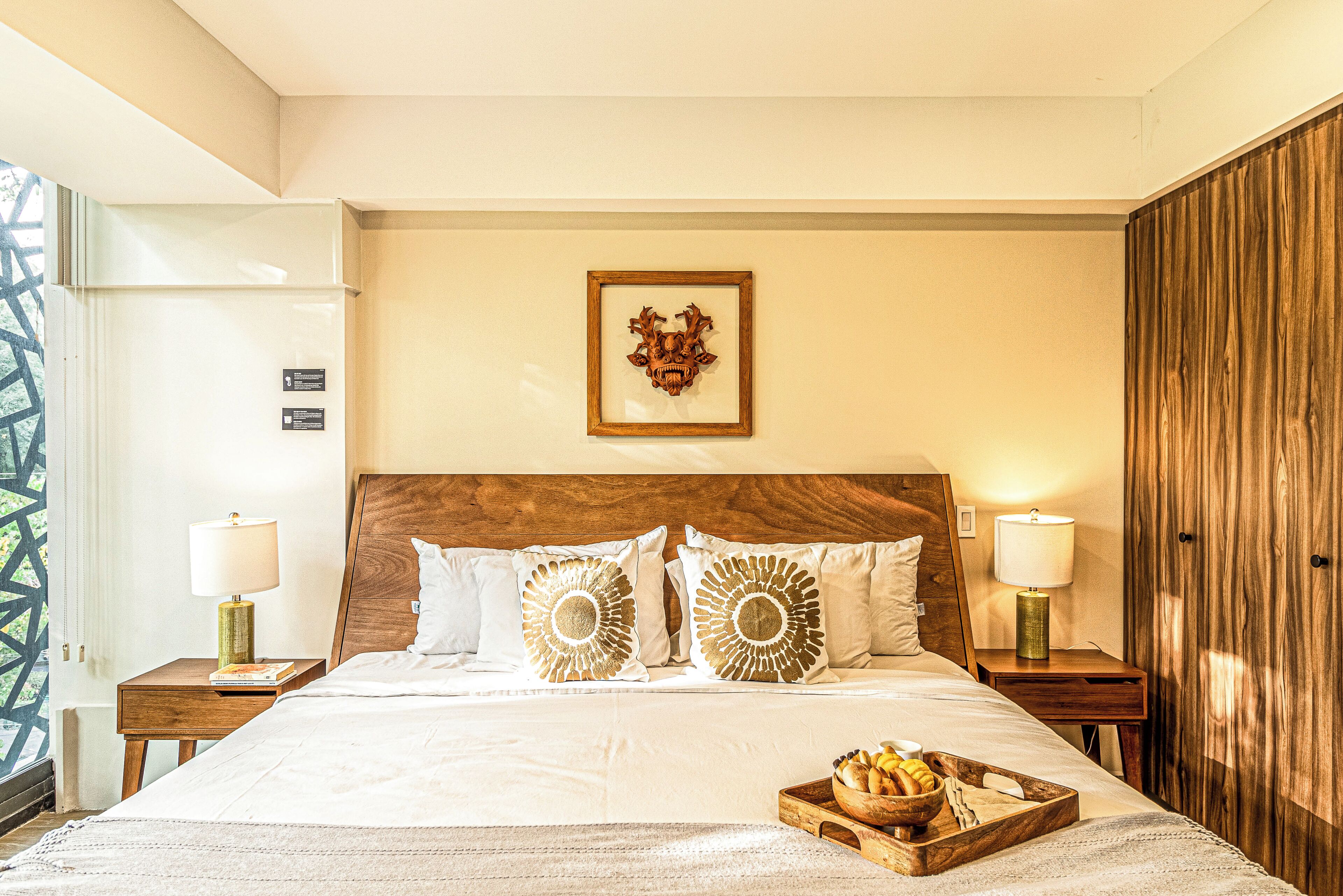 Studio Apartment with city view | Premium bedding, in-room safe, individually decorated
