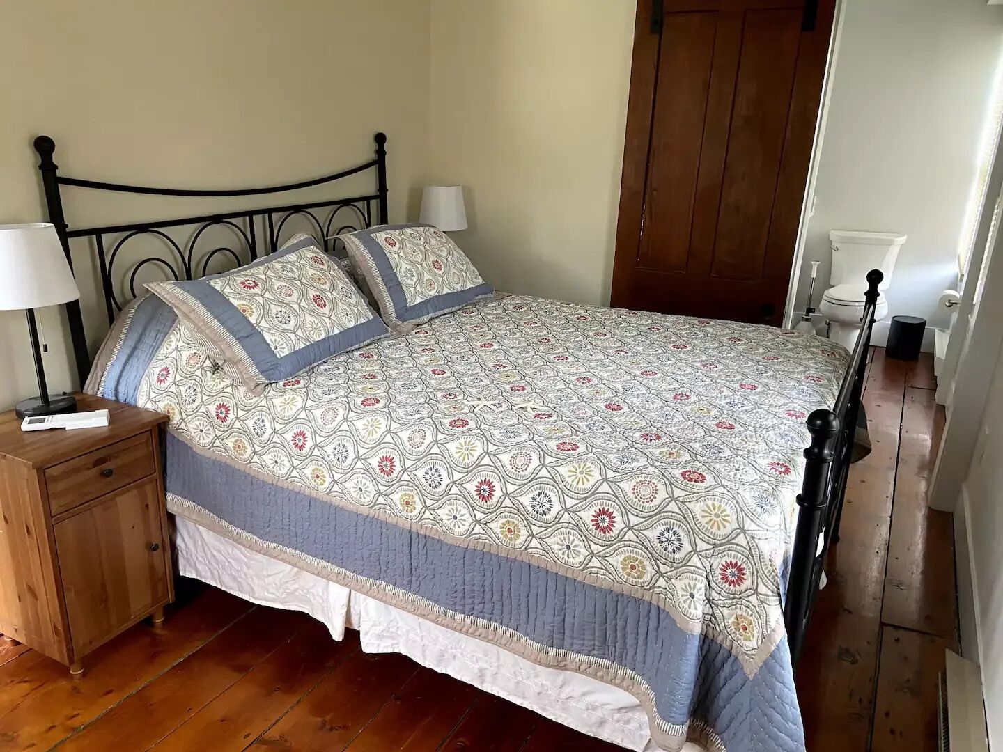 4 bedrooms, iron/ironing board, travel crib, WiFi (free)