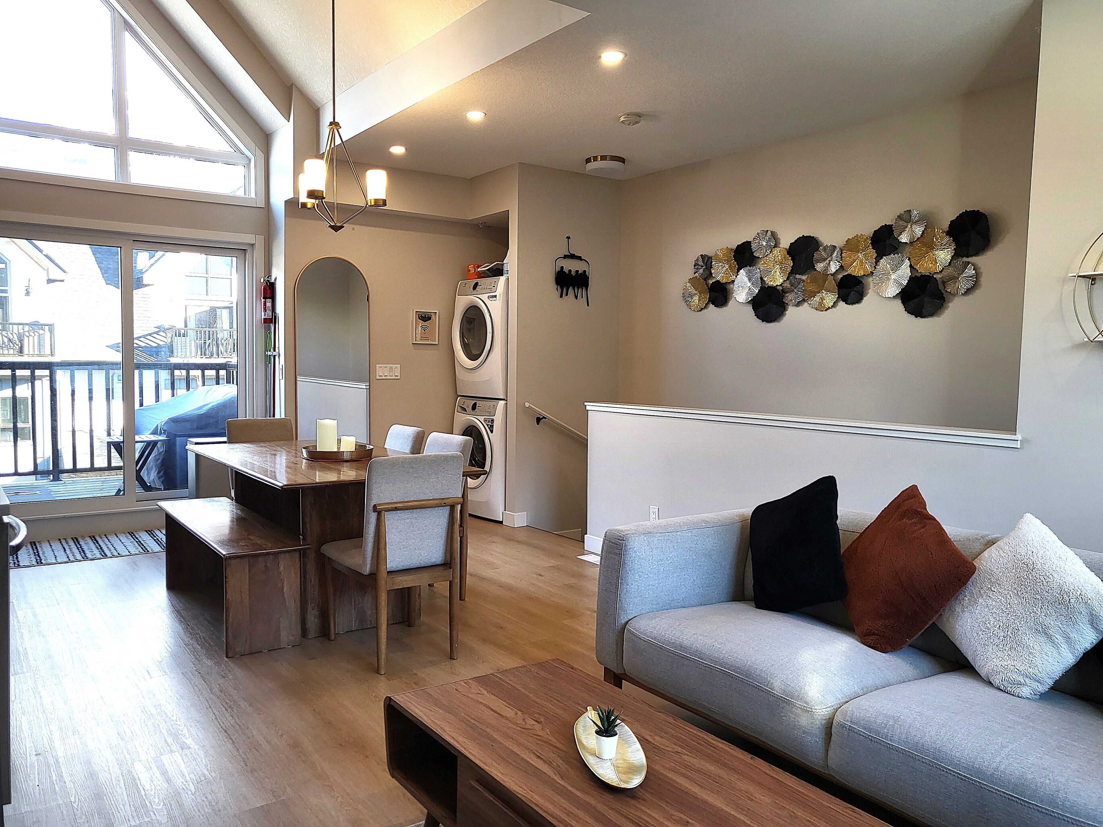 Grizzly Meadows - 3br Townhome - Mountain View's Ac Pool/hot Tub Parking - Canmore