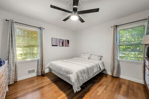 5 Schlafzimmer, Bügeleisen/Bügelbrett, kostenloses WLAN, Bettwäsche