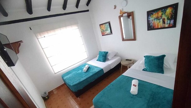 Iron/ironing board (on request), free WiFi - Hospedaje Casa Versalles (Villa de Leyva)