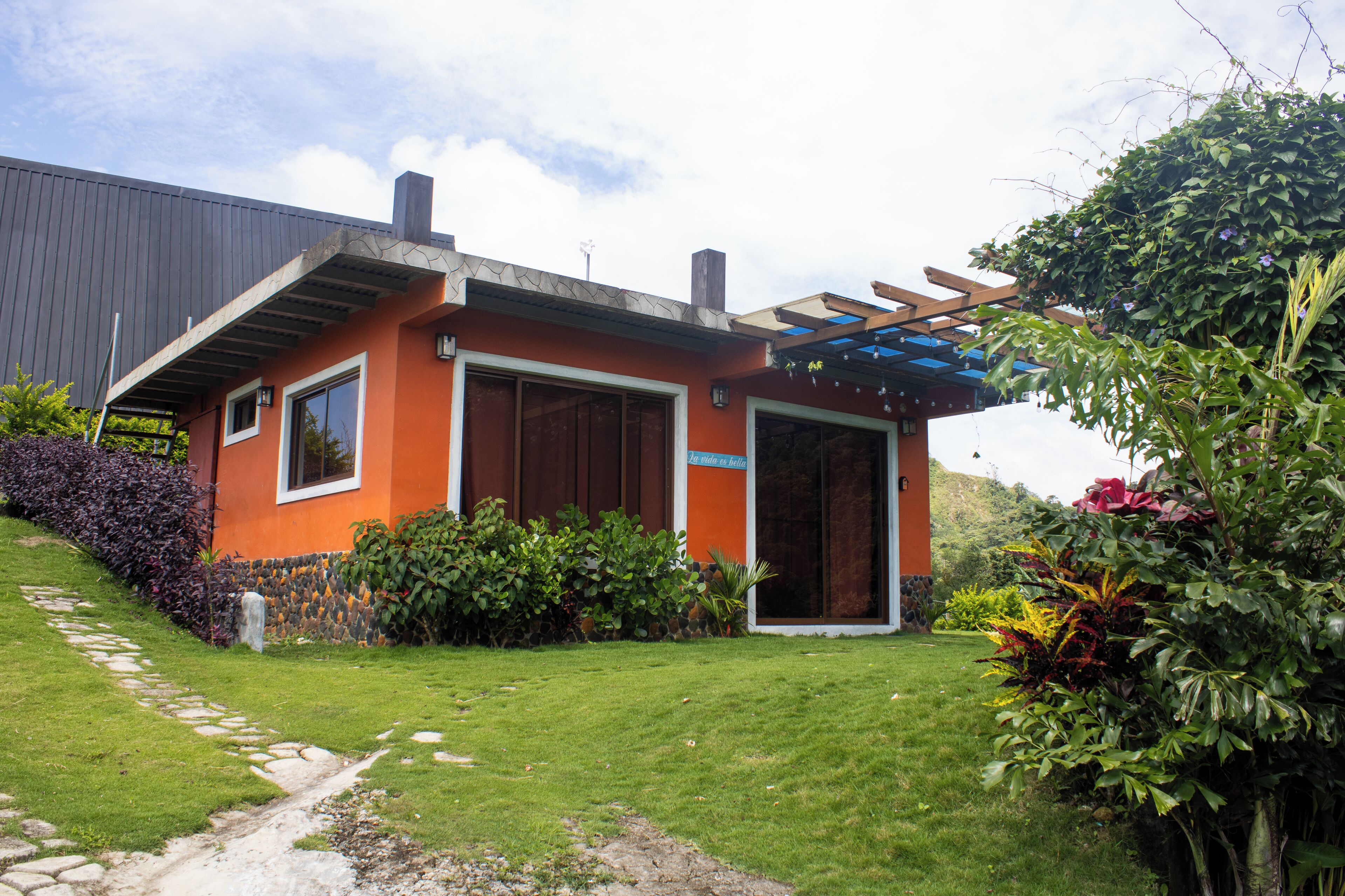 المنشأة من الخارج