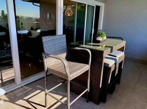 Terrace/patio - 10min WALK to Sofi, The Forum and Intuit Dome! 10min Drive from LAX (Los Angeles)