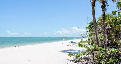 Minutes From Beautiful White-Sand Beaches