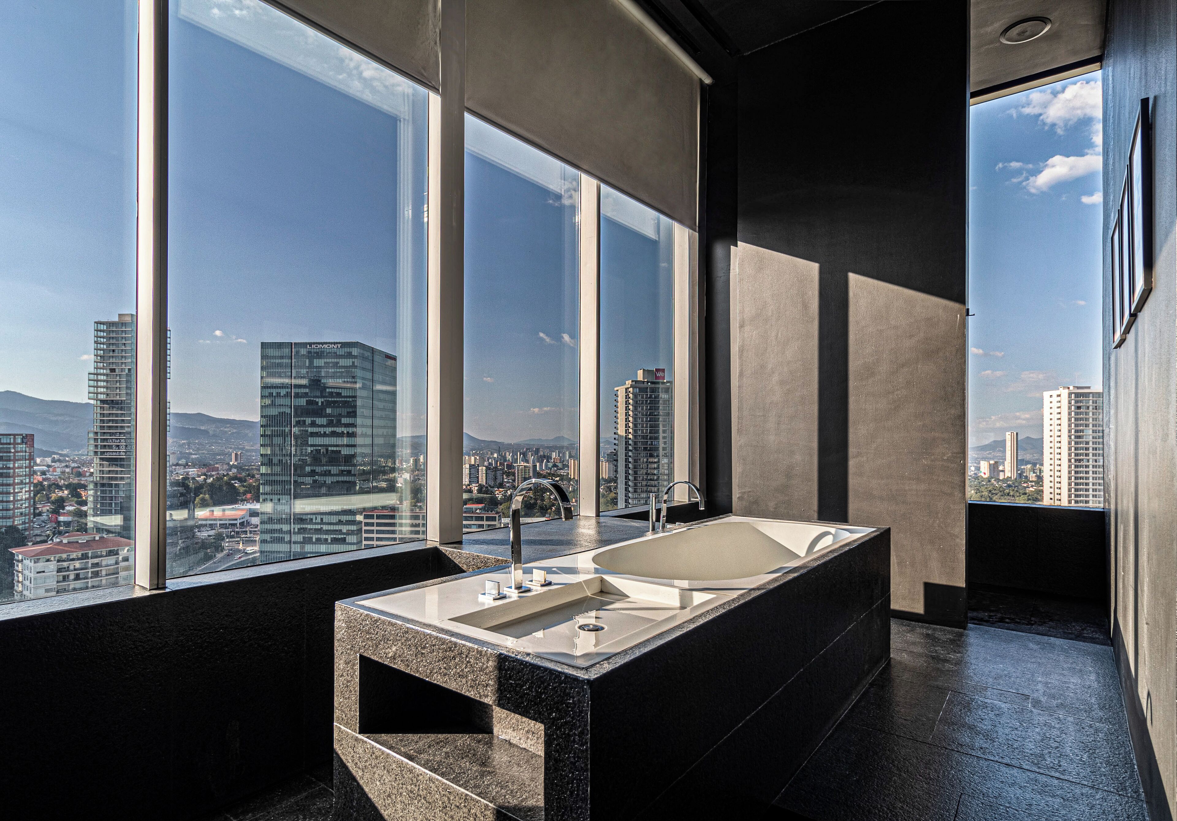 Royal-sviitti | Kylpyhuone | Hiustenkuivaaja, pyyhkeet