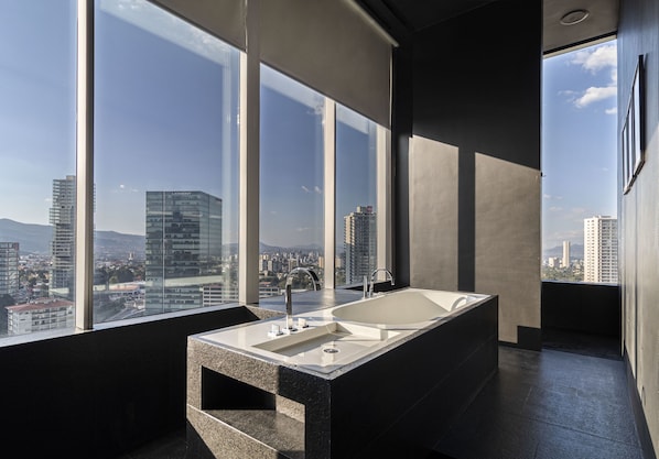 Royal Suite | Bilik Mandi | Pengering rambut, tuala disediakan