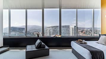 Panorama suite | 1 slaapkamer, luxe beddengoed, bedden met traagschuimmatras