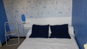 3 slaapkamers, een strijkplank/strijkijzer, reisbedje, rolstoeltoegang