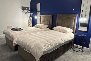2 bedrooms, iron/ironing board, free WiFi, bed sheets