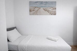 4 bedrooms, iron/ironing board, free WiFi, bed sheets