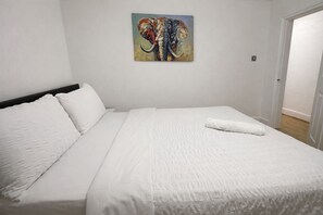 4 bedrooms, iron/ironing board, free WiFi, bed sheets