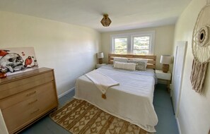 3 室のベッドルーム、旅行用ベビーベッド、WiFi (無料)、ベッドシーツ