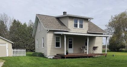 Egg Harbor Getaway. Close to it all: Town, beach, Fun Park etc. & pet friendly!