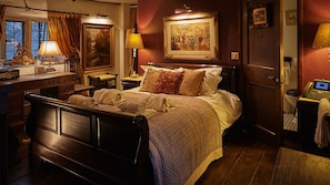 4 bedrooms, iron/ironing board, travel cot, WiFi
