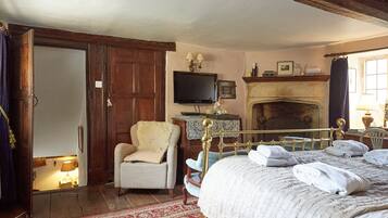 4 habitaciones, tabla de planchar con plancha, cuna de viaje y wifi