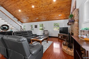 スマートテレビ、暖炉