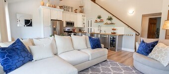 Recently Renovated Ski Retreat Just Steps to SLOPES, Chondola, Lift 1 & Lift 10!