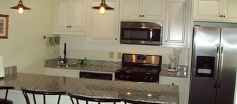 Large, Unique, Ground Floor Loft with Parking #2