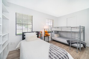 2 bedrooms, iron/ironing board, WiFi, bed sheets - Four Season Home  (Kissimmee)