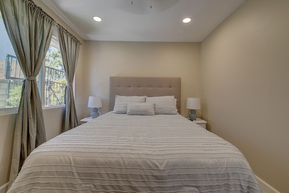 1 brandnew bedroom 1 private bathroom with beautiful pool and private