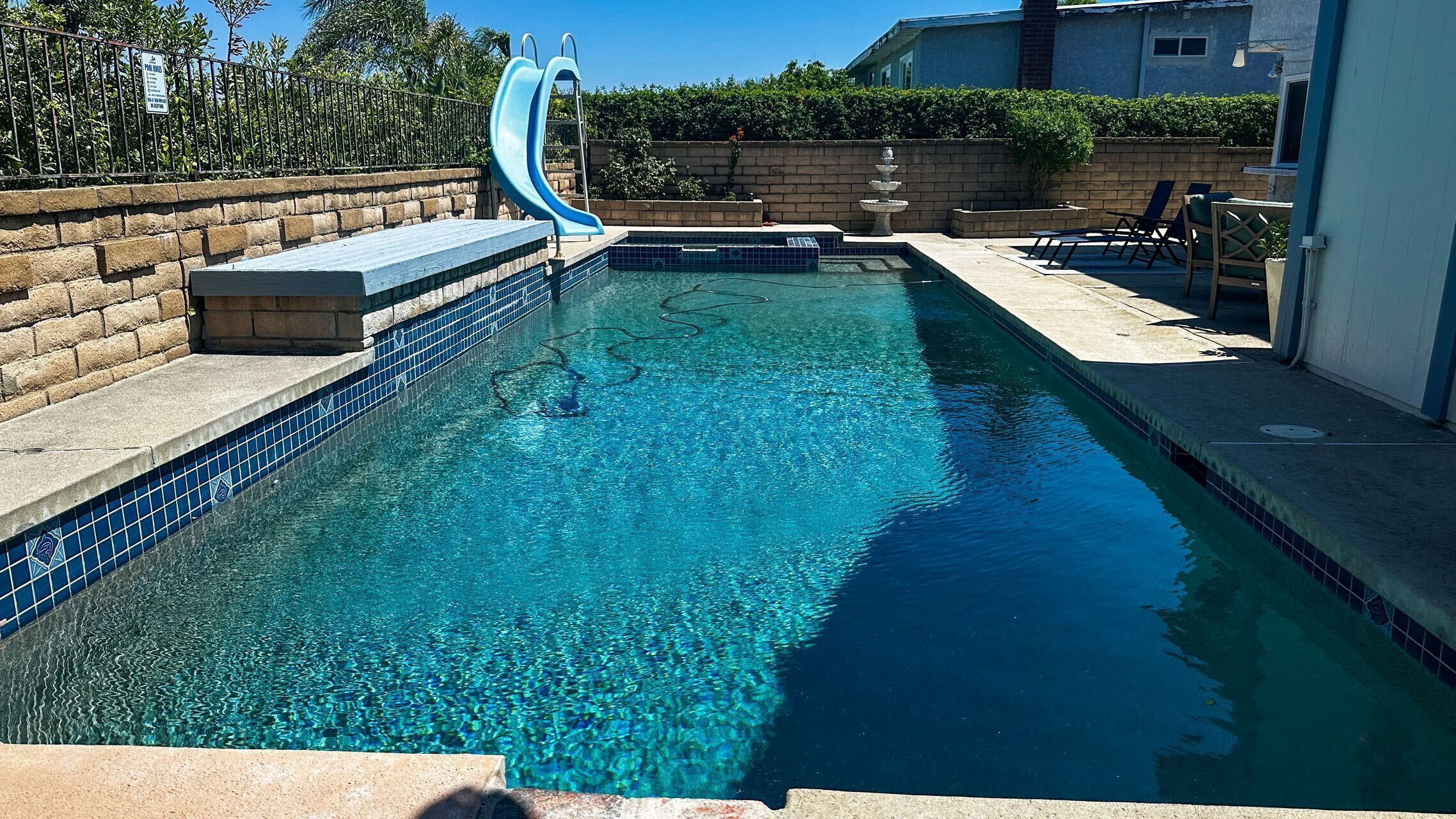 1 brand-new bedroom 1 private bathroom with beautiful pool and private entrance 