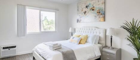 1 bedroom, in-room safe, iron/ironing board, free WiFi