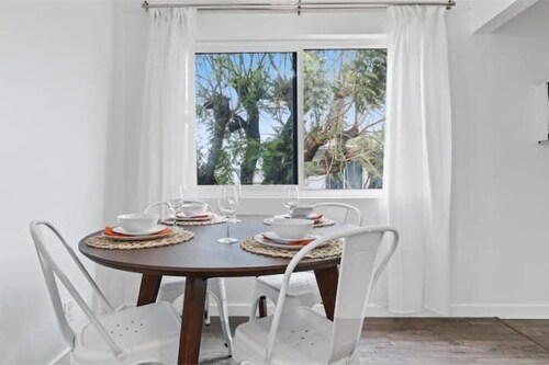 The SoCal Serene Stay