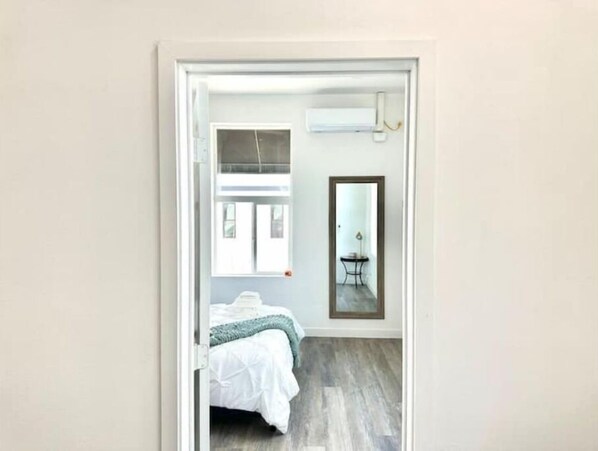 1 dormitorio, caja fuerte, tabla de planchar con plancha y wifi