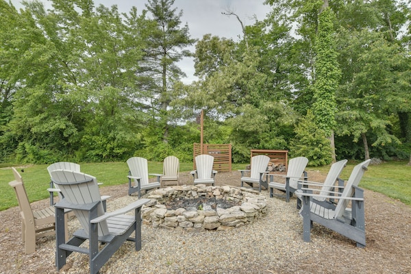 Flat Rock Tiny Home: Bbq-ready Patio & Pool Access - North Carolina