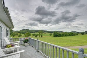 Terrace/patio - Countryside Hideaway in Greeneville w/ Fire Pit! (Greeneville)