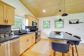 Interior - Peaceful Purlear Vacation Rental w/ Creek Access! (Purlear)