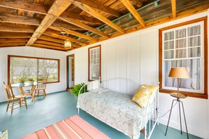 Interior - Country Getaway in Kinsale: Sunroom, Pond Access! (Kinsale)