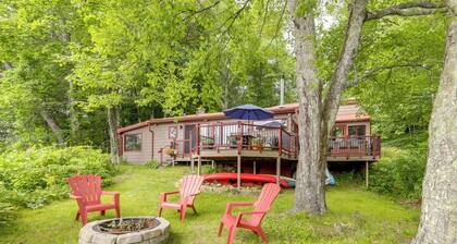 Lakefront Connecticut Retreat Near Uconn