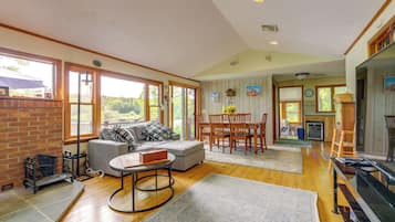 Cottage (2 Bedrooms) | Interior