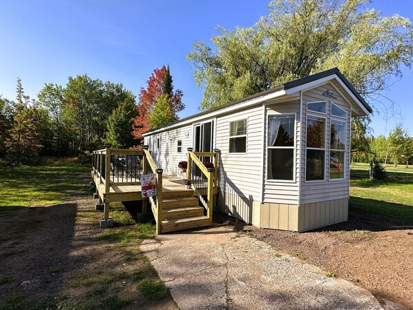 Exterior - Cozy Park Model minutes from many of UPs popular attractions & UTV/ATV Snow Trls (White Pine)