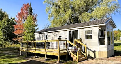Cozy Park Model minutes from many of UPs popular attractions & UTV/ATV Snow Trls