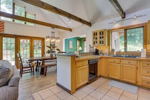 House (3 Bedrooms) | Interior - 1 Mi to River: Cabin w/ Fire Pit in Milanville! (Milanville)