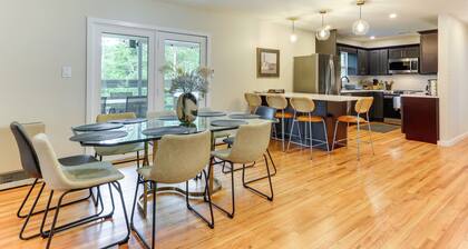 Sauna, Fire Pit: Spacious & Serene Poconos Getaway