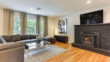 House (5 Bedrooms) | Interior