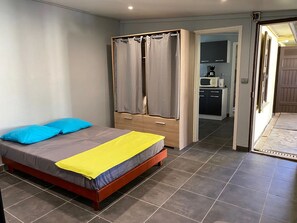 6 chambres, fer et planche à repasser, Wi-Fi, literie fournie