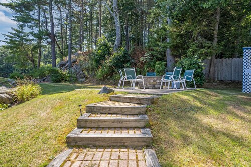 Lovely 1br Condo with indoor outdoor pool walkable to Perkins Cove and town!