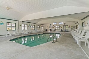 Sisäuima-allas, ulkouima-allas