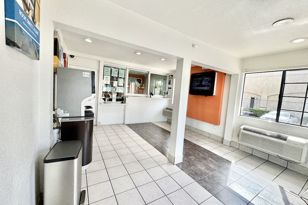 Studio 6 Suites – Bellflower, Ca - Los Angeles